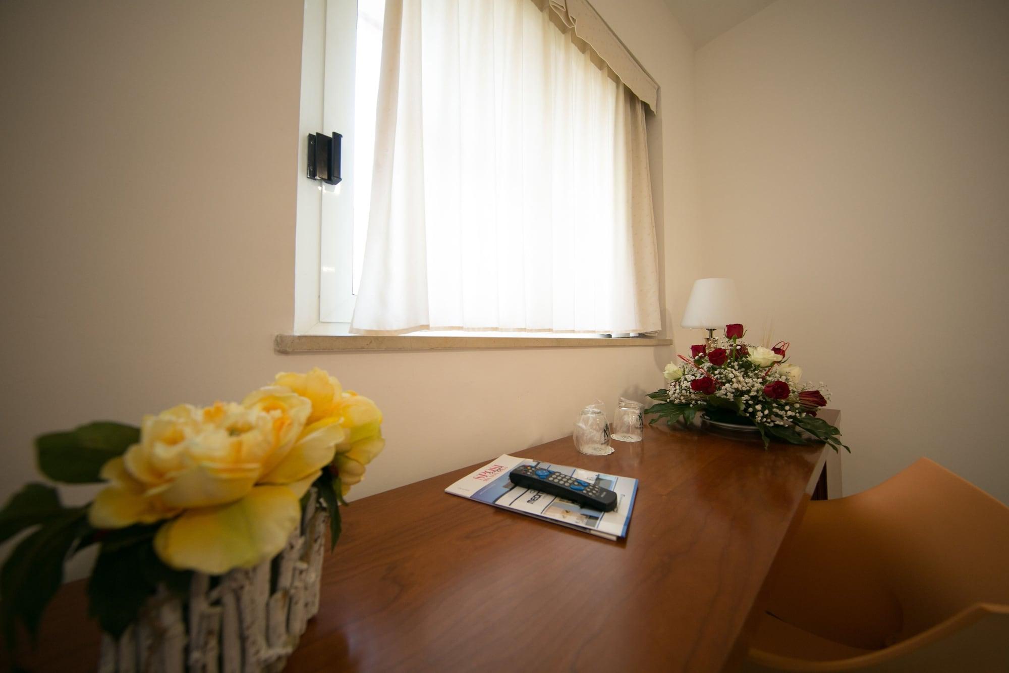 סלרנו Mediterranea Hotel & Convention Center מראה חיצוני תמונה