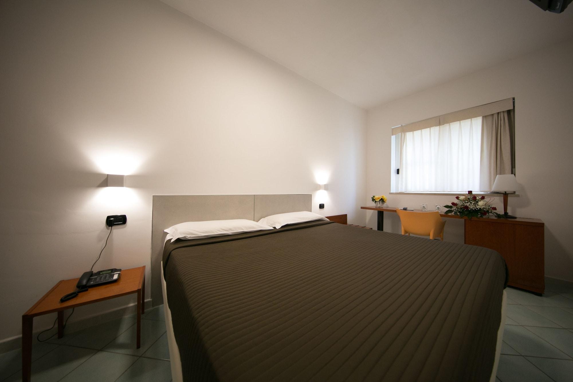 סלרנו Mediterranea Hotel & Convention Center מראה חיצוני תמונה