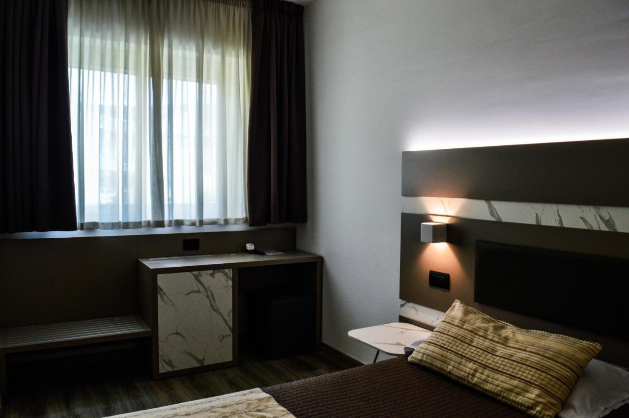 סלרנו Mediterranea Hotel & Convention Center מראה חיצוני תמונה
