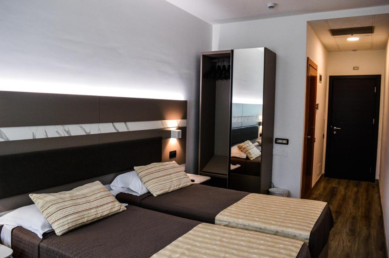 סלרנו Mediterranea Hotel & Convention Center מראה חיצוני תמונה