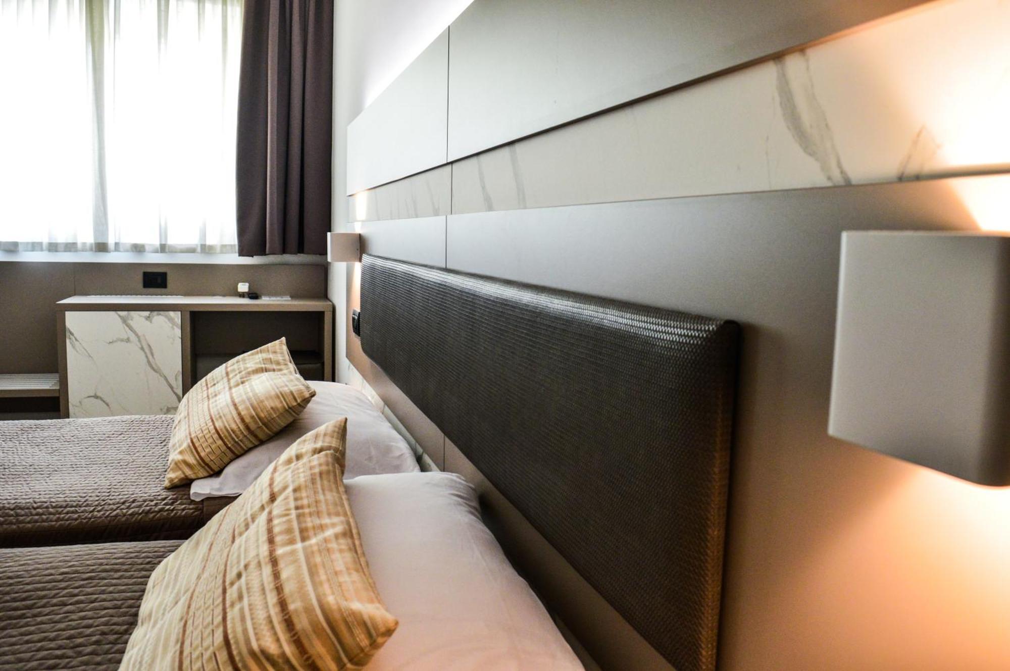 סלרנו Mediterranea Hotel & Convention Center מראה חיצוני תמונה